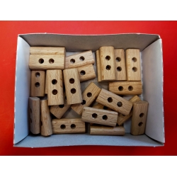 Guzik drewniany płaski